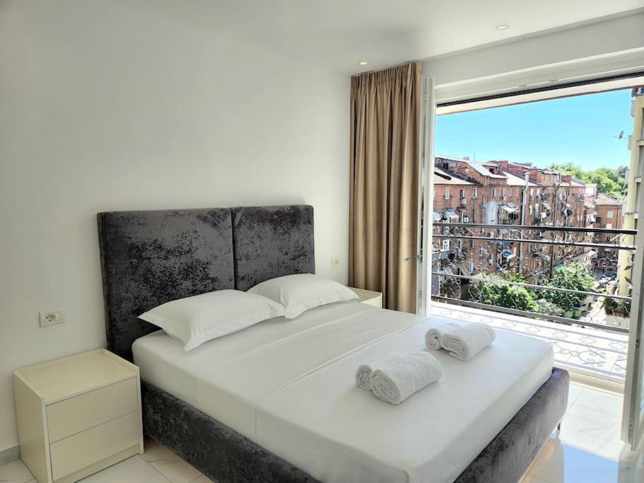 Tirana City Center Penthouse Oasis Buitenkant foto