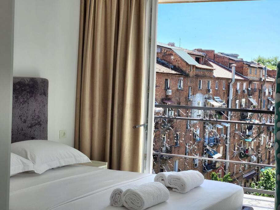 Tirana City Center Penthouse Oasis Buitenkant foto