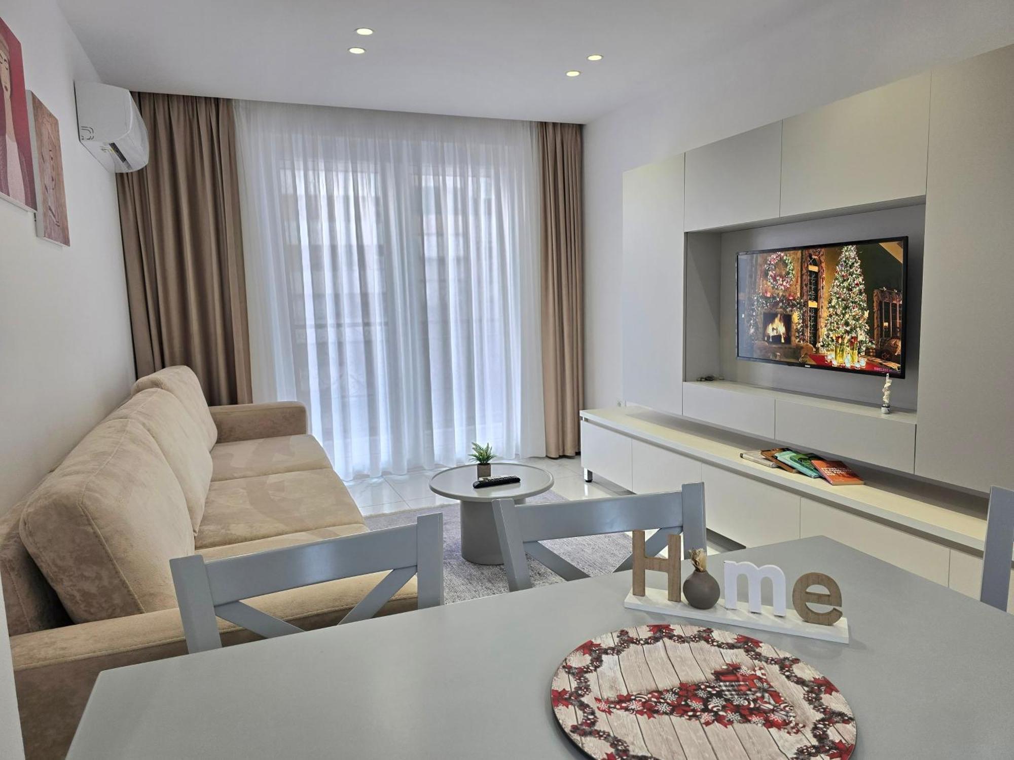 Tirana City Center Penthouse Oasis Buitenkant foto